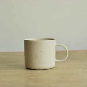 Kubek z uchem brązowy