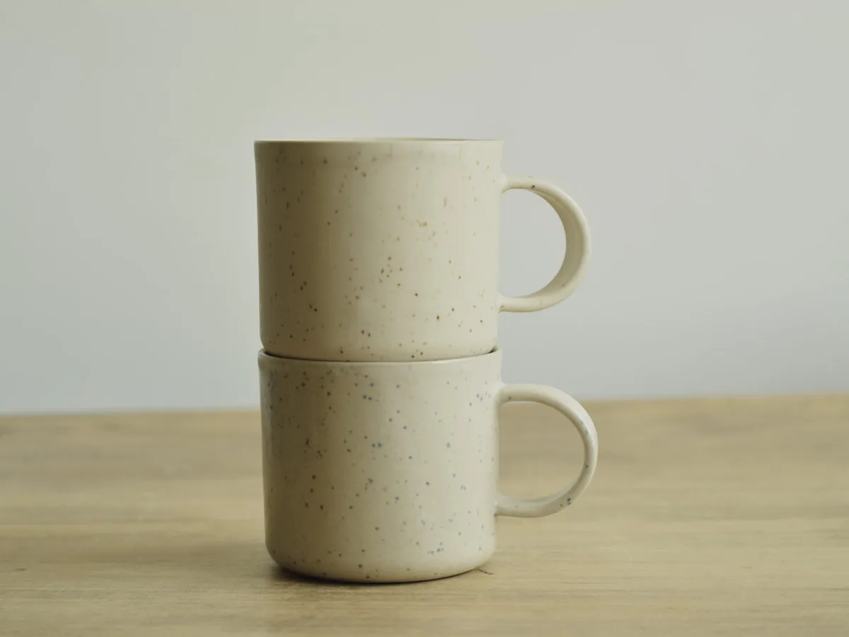 Kubek z uchem brązowy - obrazek 4